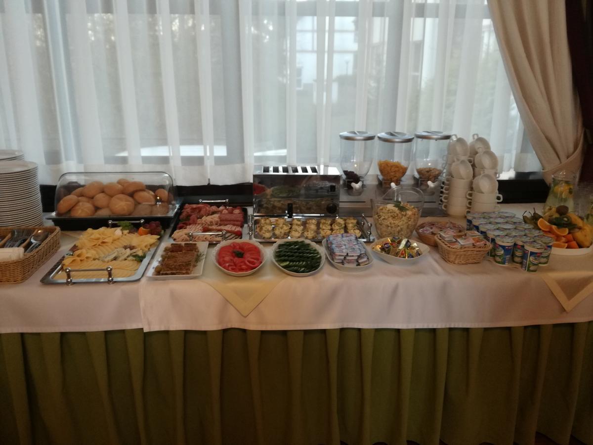 Hotel Solpark Kleszczow  Bagian luar foto