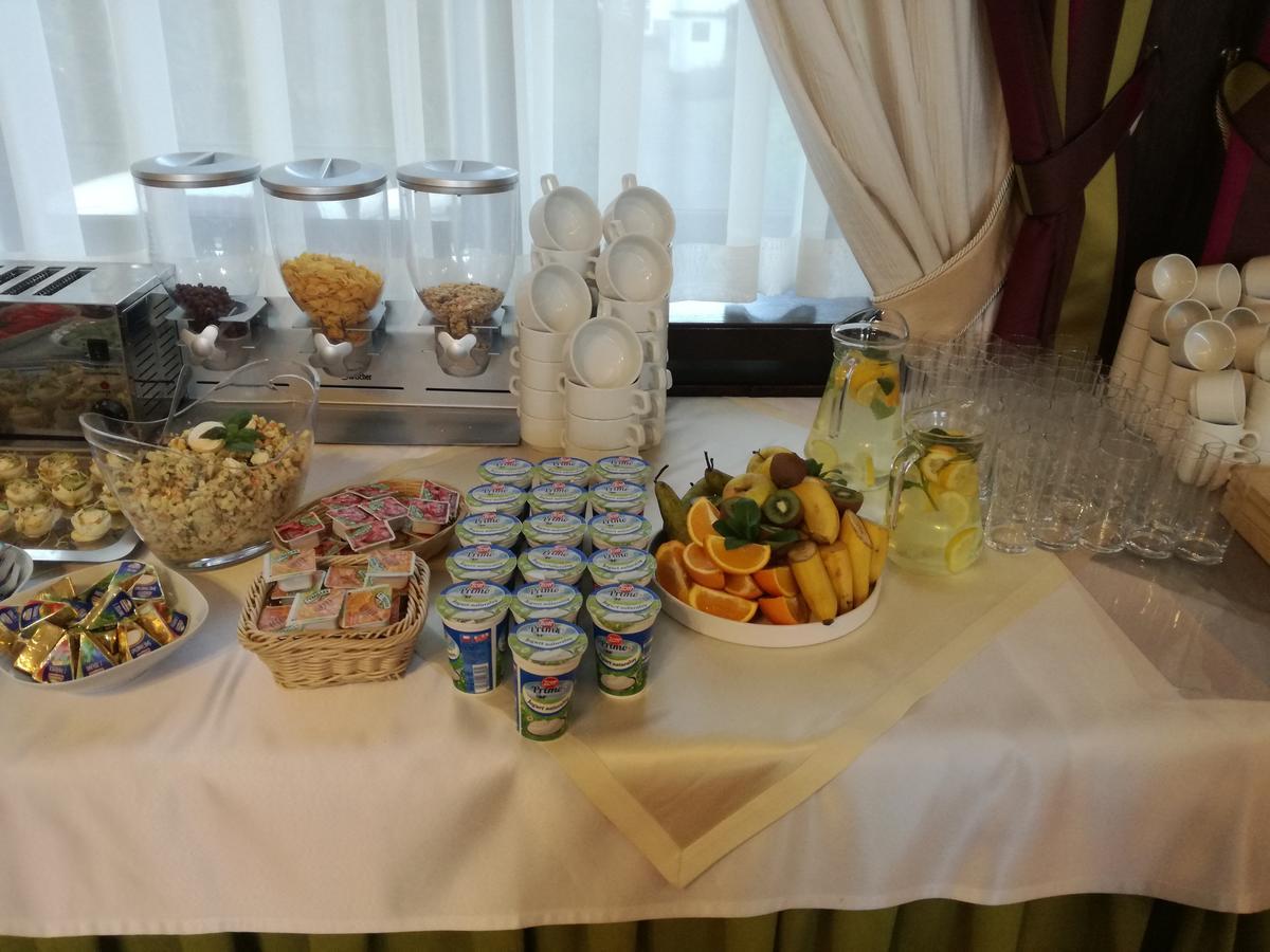 Hotel Solpark Kleszczow  Bagian luar foto